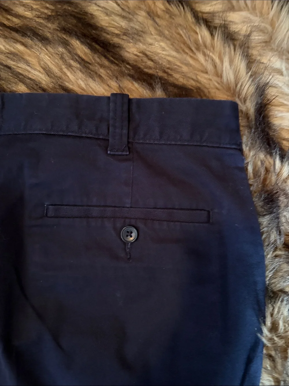 J. Crew Men’s Navy Flat-Front 7” Inseam Shorts Size 34